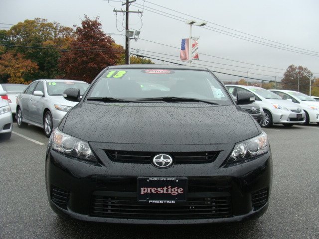 Scion tC 2013 photo 1