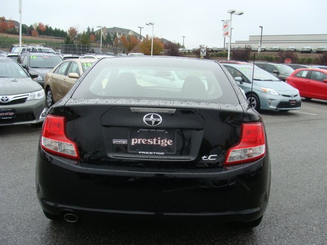 Scion tC 2013 photo 4