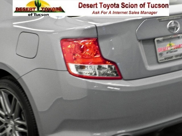 Scion tC 2013 photo 1