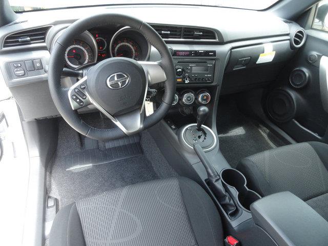 Scion tC 2013 photo 3