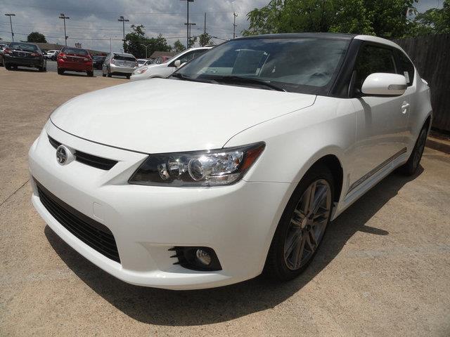 Scion tC 2013 photo 6