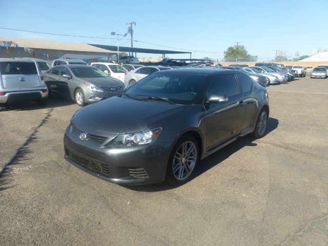 Scion tC 2013 photo 1