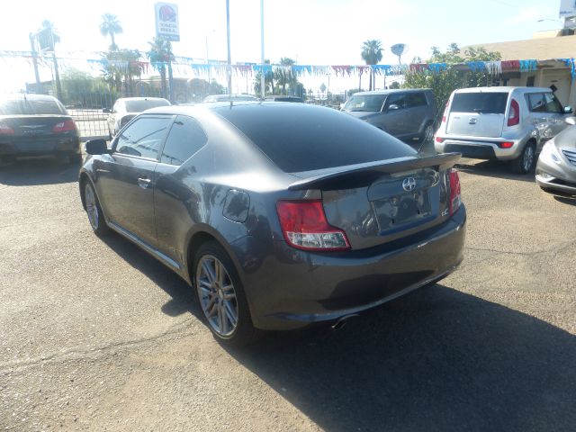 Scion tC 2013 photo 2