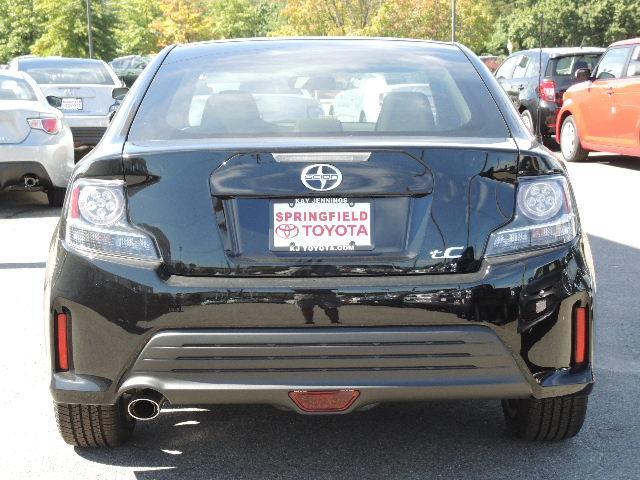 Scion tC 2014 photo 2