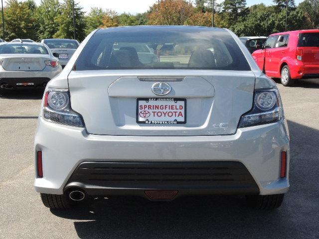Scion tC 2014 photo 3