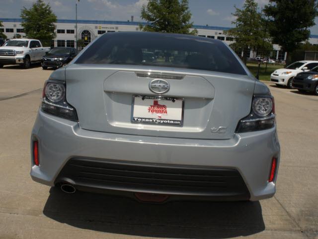 Scion tC 2014 photo 4