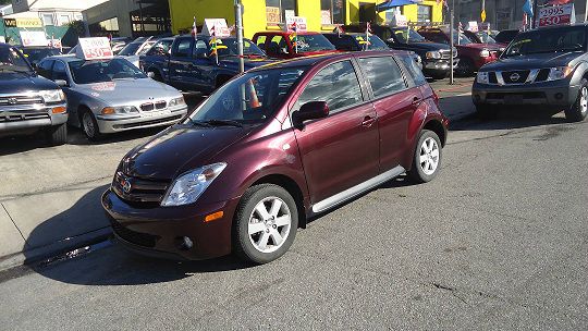 Scion xA 2004 photo 1