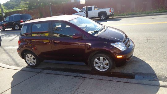 Scion xA 2004 photo 3