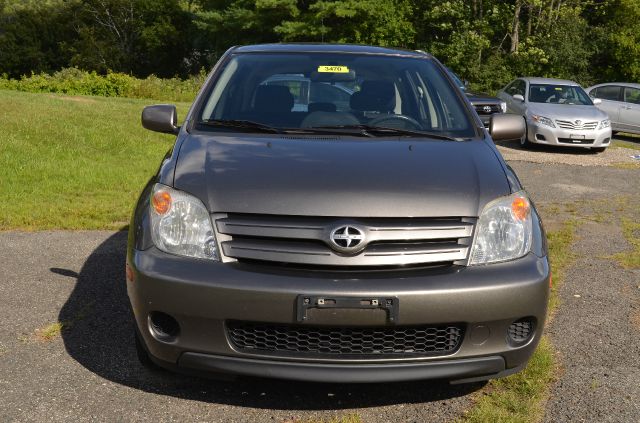 Scion xA 2005 photo 1