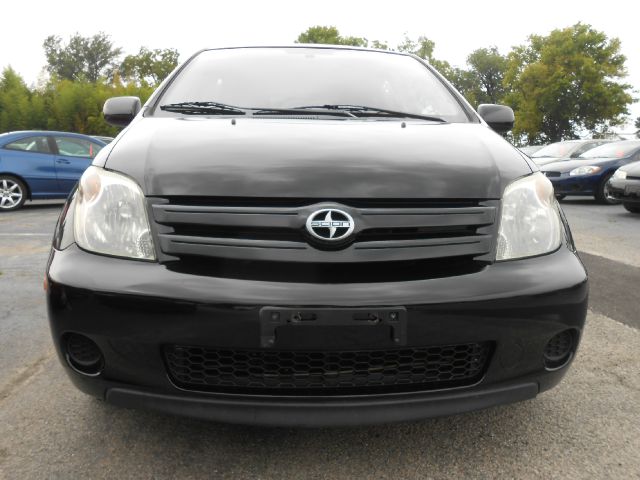 Scion xA 2005 photo 4