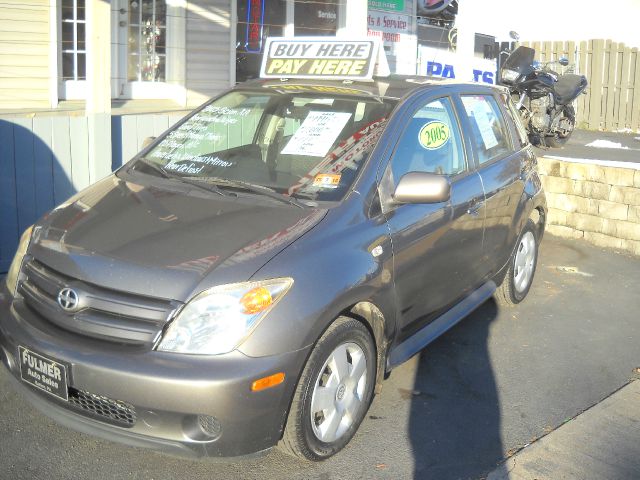 Scion xA 2005 photo 3