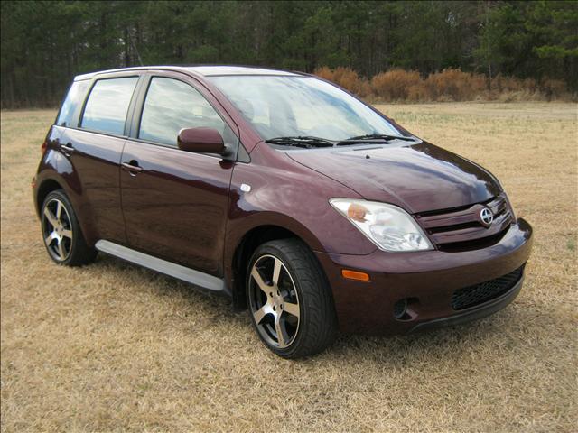 Scion xA Base Hatchback