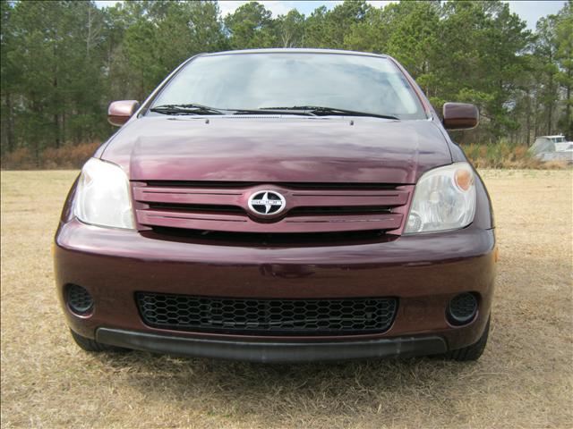 Scion xA 2005 photo 1