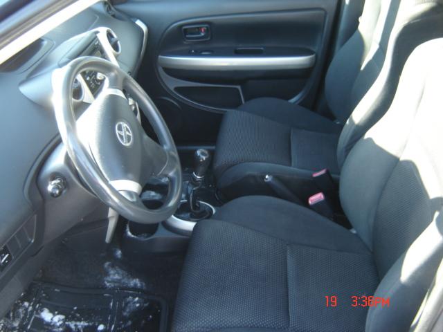 Scion xA 2005 photo 3