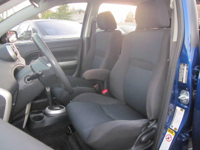 Scion xA 2005 photo 4