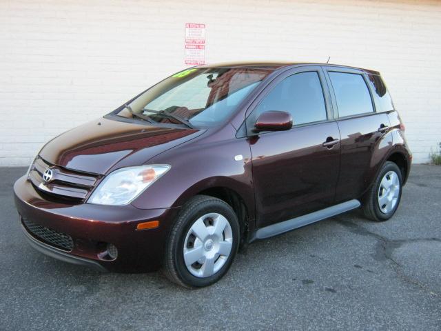 Scion xA Base Hatchback