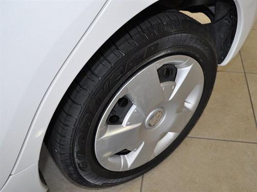 Scion xA 2005 photo 2