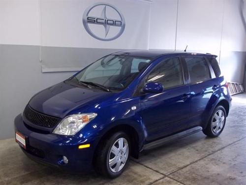 Scion xA 2005 photo 2