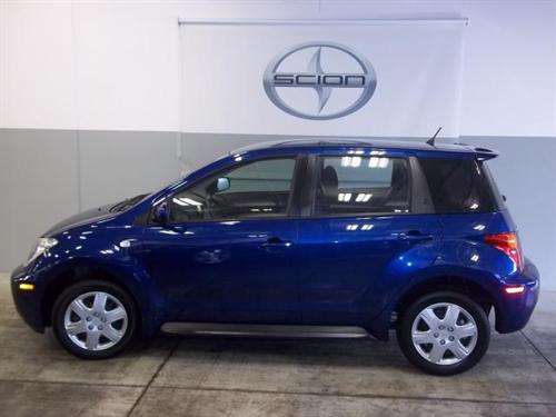 Scion xA 2005 photo 5