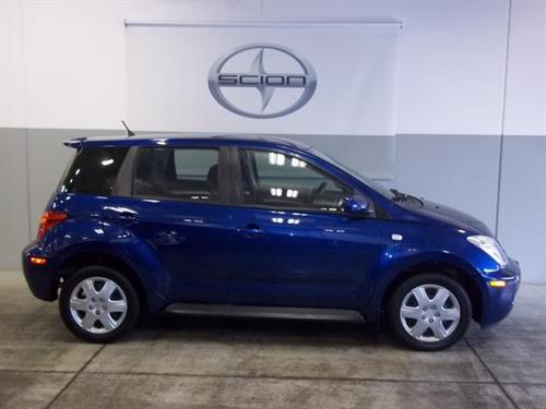 Scion xA 2005 photo 1