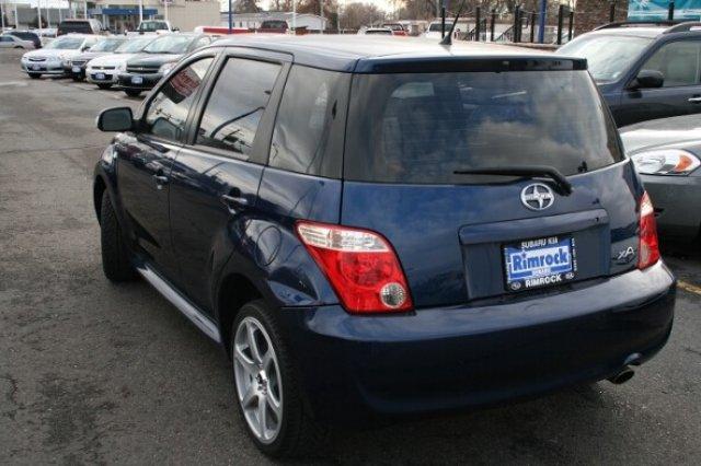 Scion xA 2006 photo 3