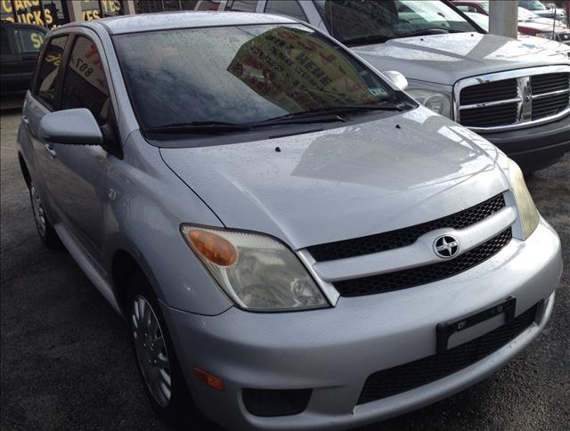 Scion xA 2006 photo 3