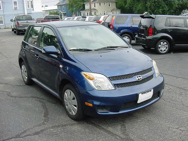 Scion xA 2006 photo 3
