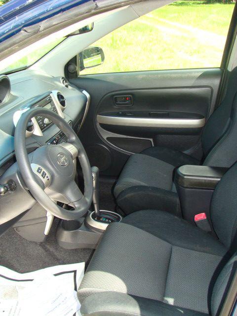 Scion xA 2006 photo 5