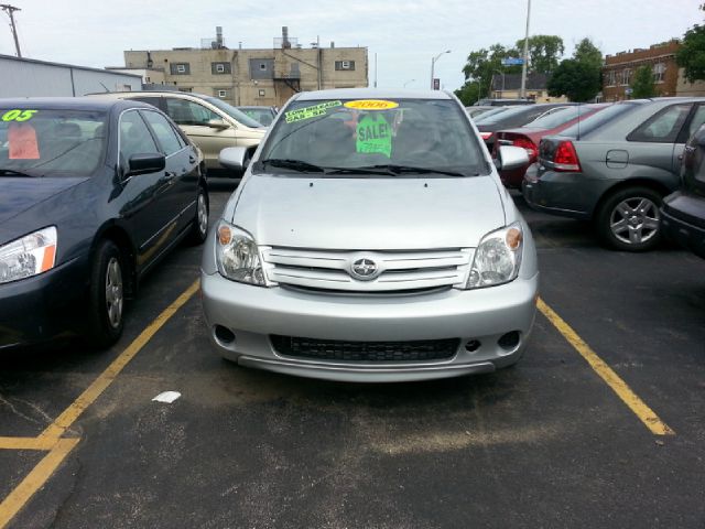 Scion xA 2006 photo 1