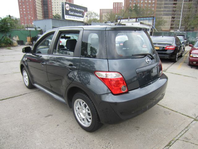 Scion xA 2006 photo 4