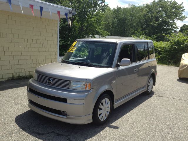 Scion xB 2004 photo 8