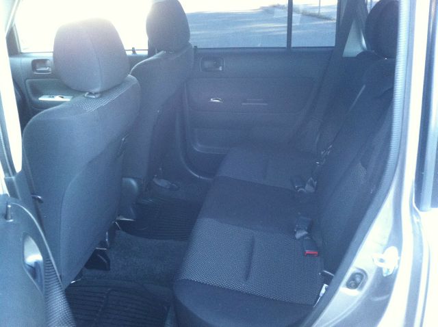 Scion xB 2004 photo 3