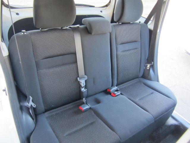 Scion xB 2004 photo 17