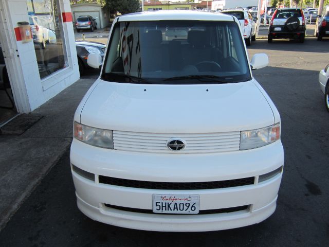 Scion xB 2004 photo 20