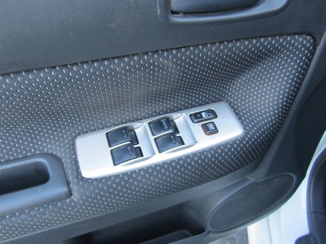 Scion xB 2004 photo 4