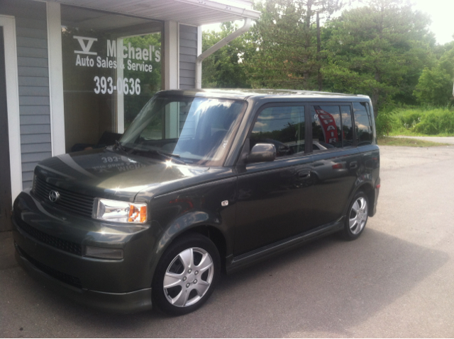 Scion xB 2004 photo 4