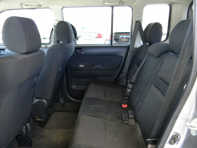 Scion xB 2004 photo 2