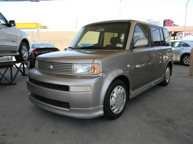 Scion xB 2004 photo 6