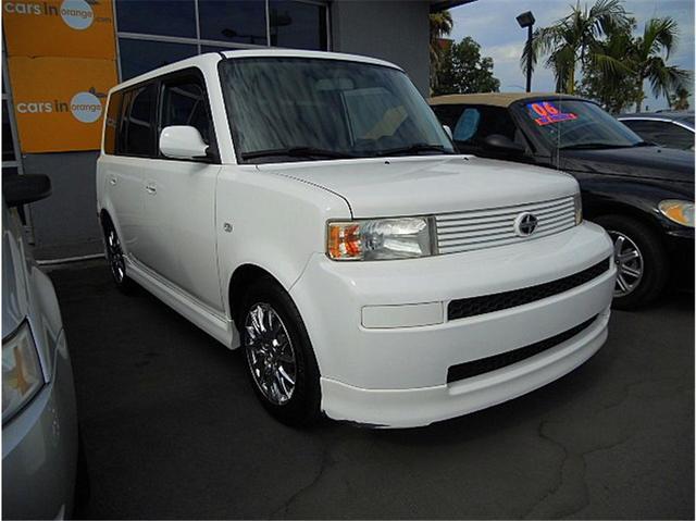 Scion xB 2005 photo 1