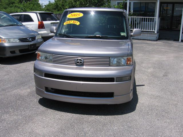 Scion xB 2005 photo 4