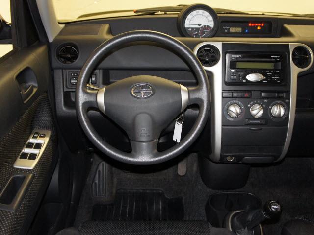 Scion xB 2005 photo 5