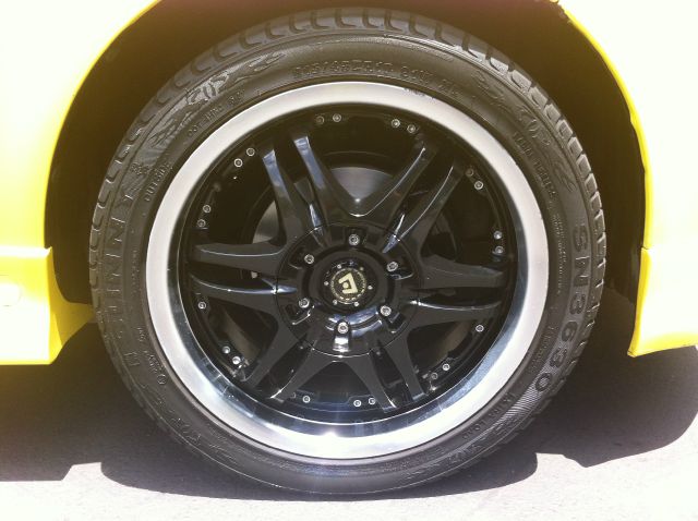 Scion xB 2005 photo 1