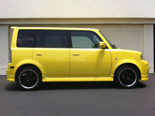Scion xB 2005 photo 10
