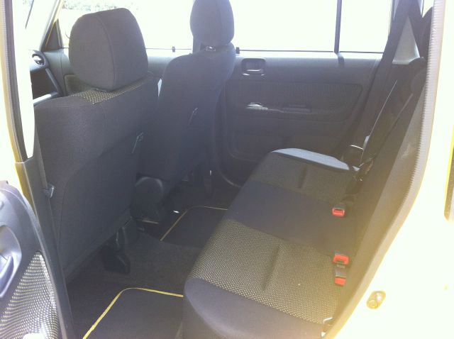 Scion xB 2005 photo 14