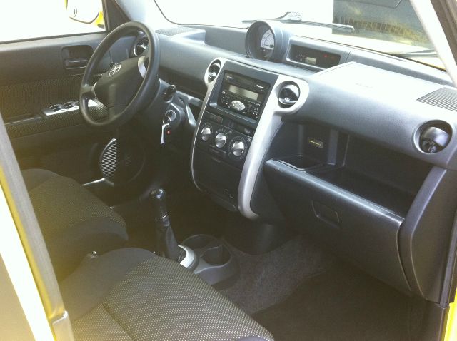 Scion xB 2005 photo 15