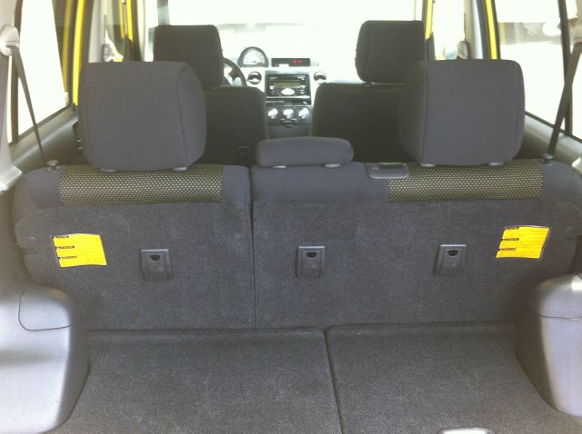 Scion xB 2005 photo 4