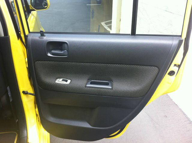 Scion xB 2005 photo 5