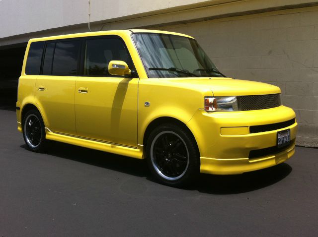 Scion xB 2005 photo 8
