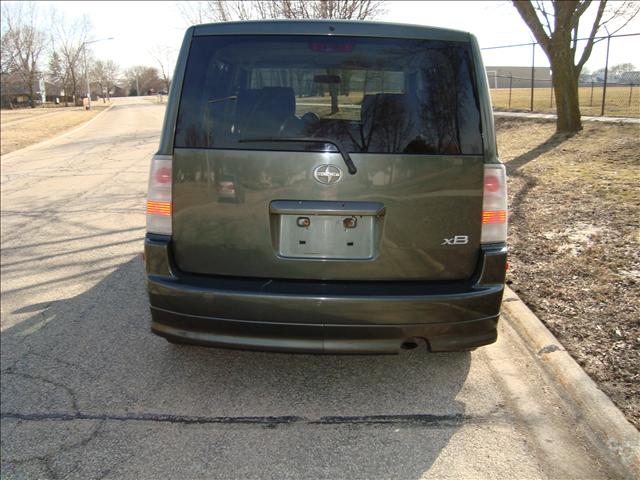 Scion xB 2005 photo 3