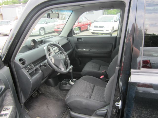 Scion xB 2006 photo 3